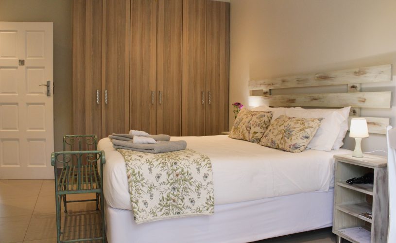 guest house queen room